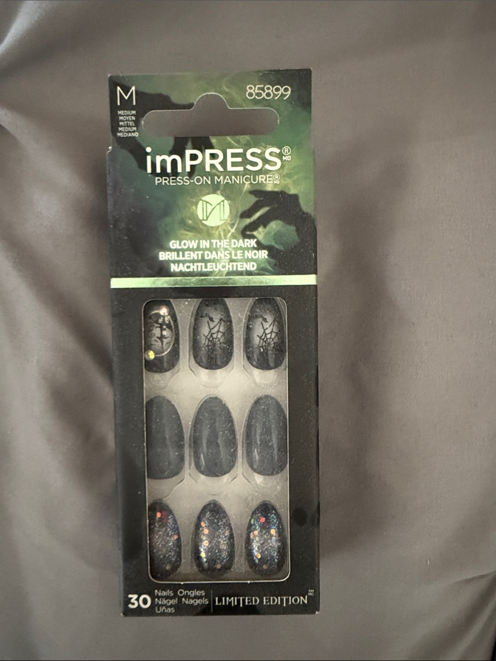 imPRESS Black Glitter & Spiderweb Glow-In-The-Dark Press-On Nails